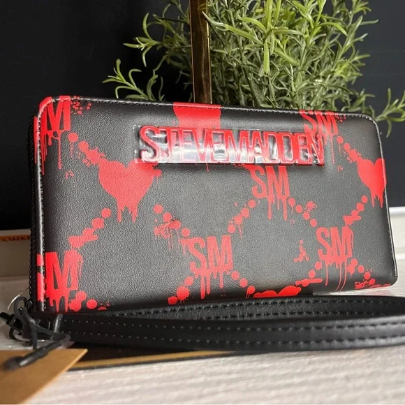 Steve Madden Black Red Bleeding Heart Zip Around Wristlet Wallet Clutch NWT - Picture 1 of 4